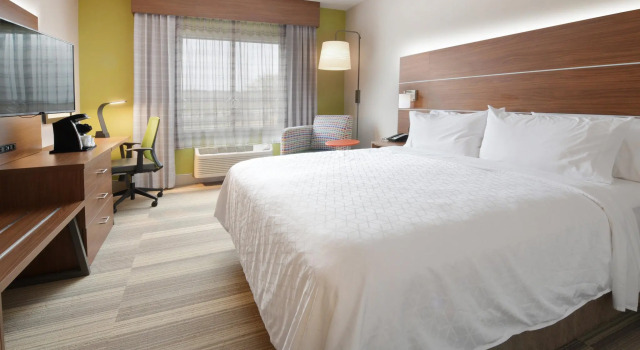 Двухместный номер Standard Holiday Inn Express Hotel & Suites Camden by IHG