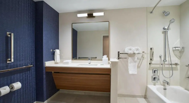 Четырёхместный номер Standard Fairfield by Marriott Inn & Suites Hagerstown