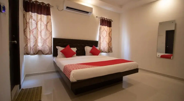 CAPITAL O 13671 Qualia, Rezerwuj Hotel Hyderabad 