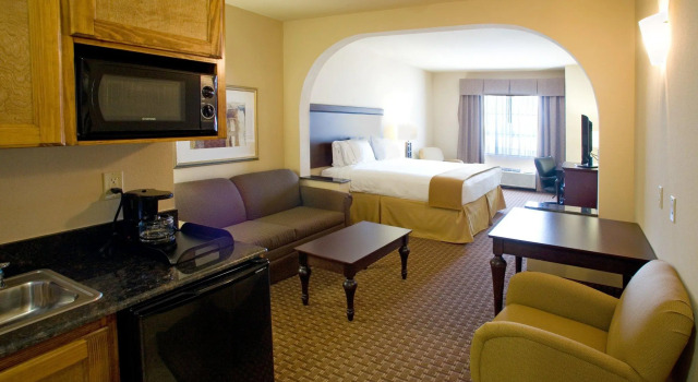 Двухместный люкс Holiday Inn Express Hotel and Suites Kingsville by IHG