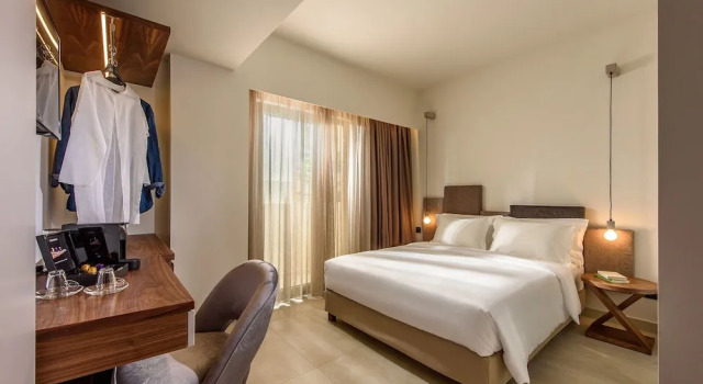 Номер Business с балконом и с видом на внутренний двор DOM Boutique Hotel