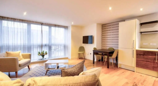 ALTIDO Stylish and Spacious 1bed home, short walk from the center, Забронировать Отель Бротон Эдинбург, рядом с Железнодорожный вокзал Эдинбург-Уэверли