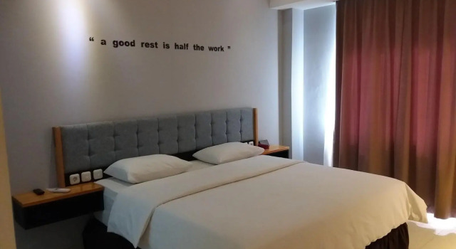 The Royal Idi Hotel, Book Hotel Hotels in Sumatra with Breakfast, Breakfasts