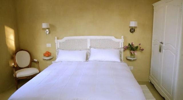 White Lilac romantic B&B adults only