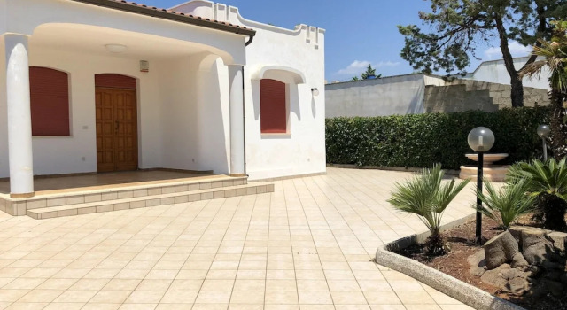 House With 3 Bedrooms In Taviano With Furnished Terrace 1 Km From The Beach, Book Vacation Home Villas in Taviano, Villa