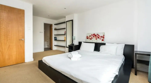 NEW Sleek 2BD City Flat in the Heart of Farringdon