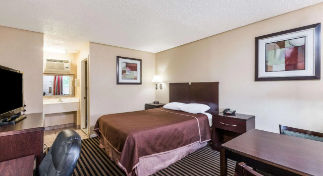 Двухместный номер Standard Howard Johnson by Wyndham Rocky Hill