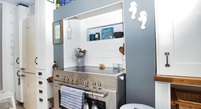 Апартаменты New Restful And Cosy 4 Bed Home Minutes From Beach