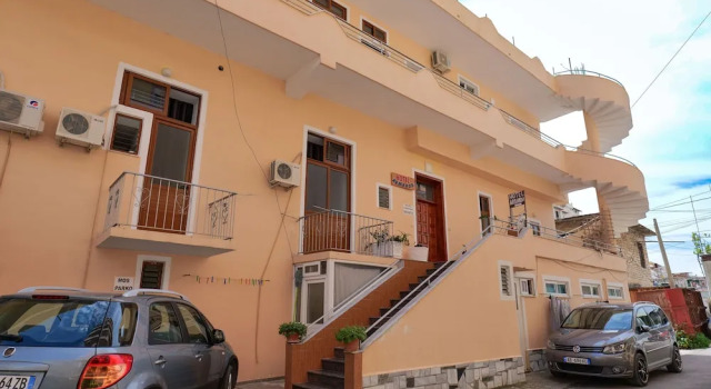 Apartments and Rooms Armanda