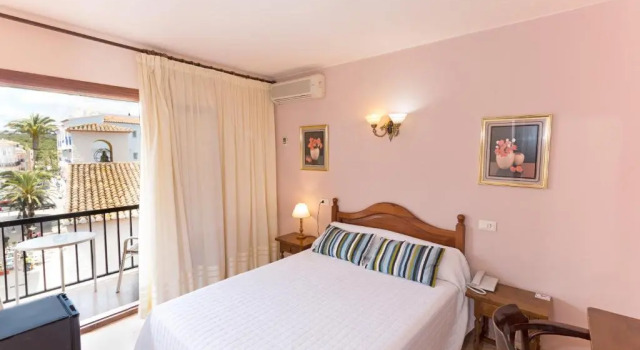 Двухместный номер Standard Hotel Buigues