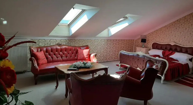 Люкс Deluxe Restaurant and Pension Stenly