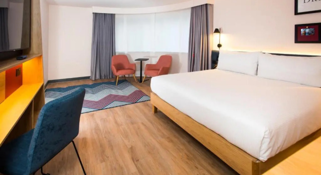 Двухместный номер Accessible Hampton by Hilton London Park Royal