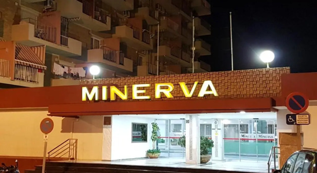 Apartamentos DC II, Забронировать Апартаменты/квартира Отели Бенальмадена с парковкой, рядом с Пляж Malapesquera, Парковка