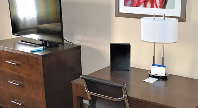 Четырёхместный номер Standard Best Western Plus Kindersley Hotel