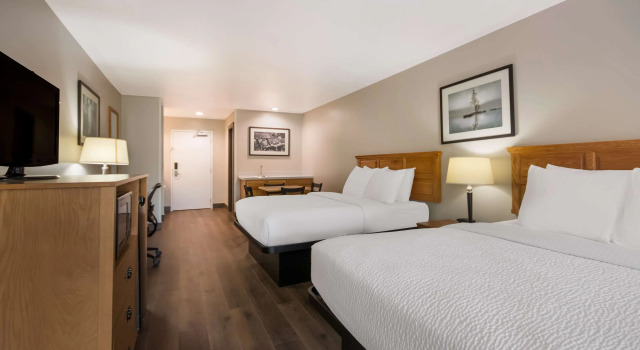 Четырёхместный люкс SureStay Plus Hotel by Best Western Rexburg