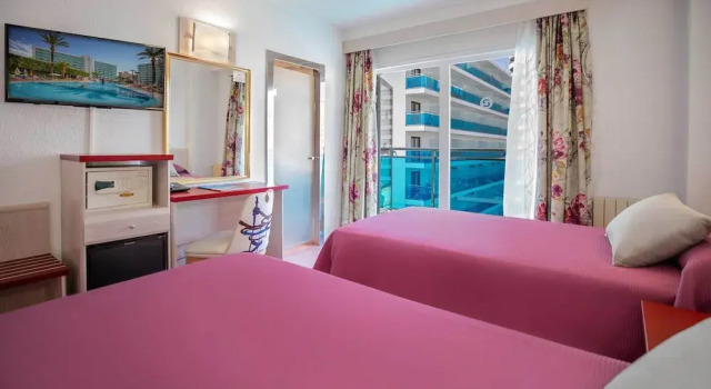 Двухместный номер Standard с балконом Hotel Servigroup Venus