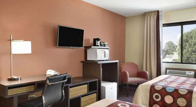 Четырёхместный номер Standard Super 8 by Wyndham Carbondale