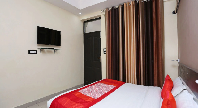 OYO 8232 Hotel KRB Paradise, Rezervovat Hotel Déhrádún Uttarakhand