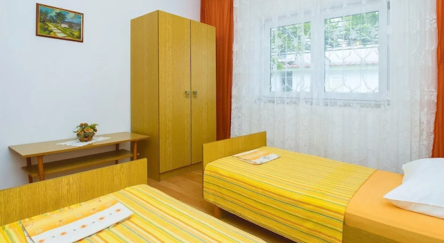 Amazing Home in Omis With Wifi and 4 Bedrooms
