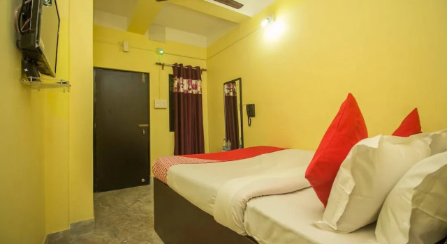Двухместный номер Standard OYO 27701 Hotel Kshounish Residency