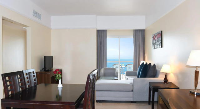 Отель Ramada By Wyndham Beach Ajman