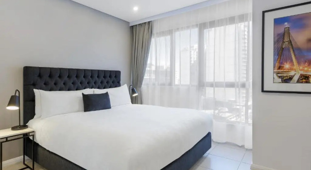 Люкс с балконом Meriton Suites Kent Street, Sydney