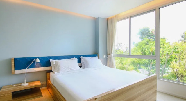 Hua Hin Luxury Beachfront Condo By Mon
