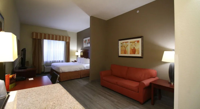 Двухместный люкс Seffner Inn and Suites