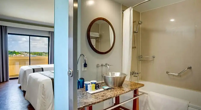 Номер Standard Guam Plaza Resort