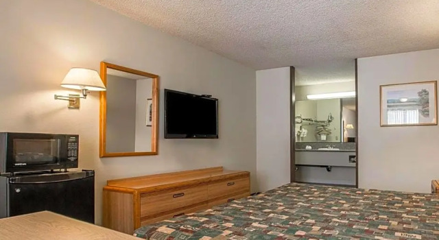 Одноместный номер Standard Palm Inn Hotel near Tyler Mall Riverside
