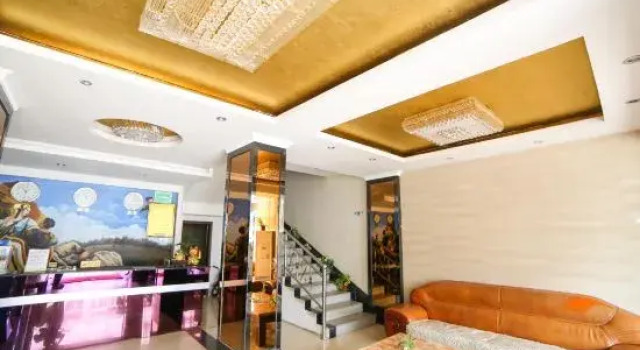 Hexu Hotel, Rezerwuj Hotel Hotele w Jingmen z parkingiem, Parking