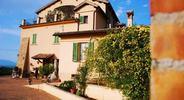 Suite Matilde 1656, Varaa Hotelli Spoleto Umbria