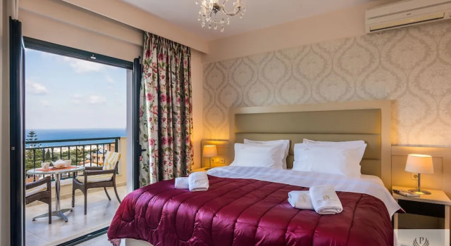 Люкс с балконом Pilots Villas Luxury Suites