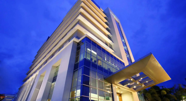 Hotel Santika Makassar, Varaa Hotelli All inclusive -hotellit kohteessa Sulawesi, All Inclusive