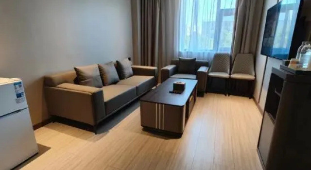 Люкс HanTing Hotel (Xianning Jiayu People's Park)