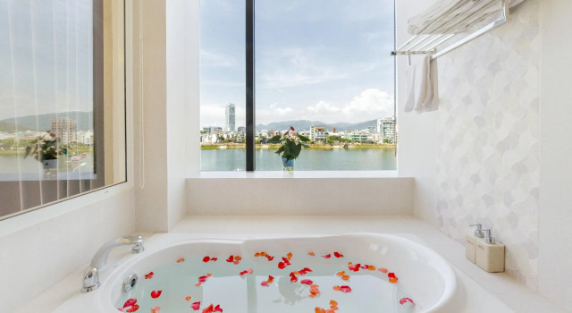 Люкс Lake View Hotel