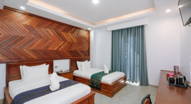 Двухместный номер Standard V CROWN HOTEL