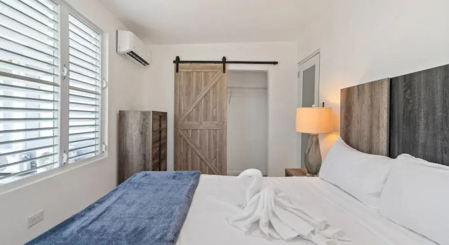Cozy Flat Two Sleeping Areas Full-size bed, Reserva ahora Apartamento Hoteles en Ceiba con aparcamiento, Aparcamiento