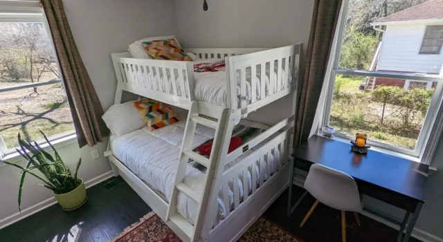 Кровать в общем номере (женский номер) eKstasis Hostel & Urban Farm