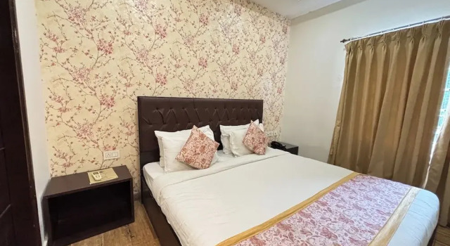 Номер Deluxe Sumitel Premier Inn