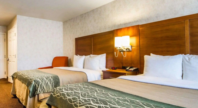 Четырёхместный номер Standard Comfort Inn Watsonville