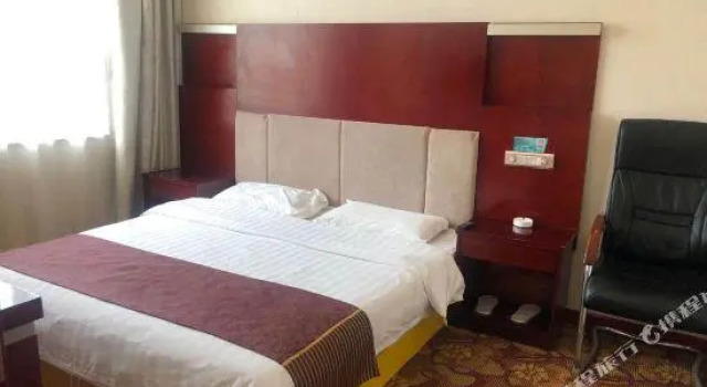 Трёхместный номер Standard Lanhuahua Hotel Dingbian No.2