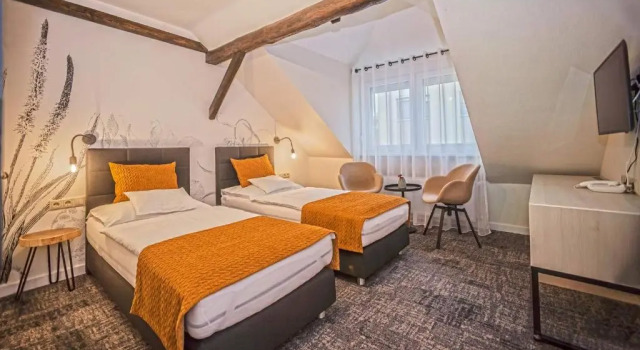 Piccolo Panzió Vendéglő Vinoteca, Reserva ahora Hotel Zalaegerszeg Zala