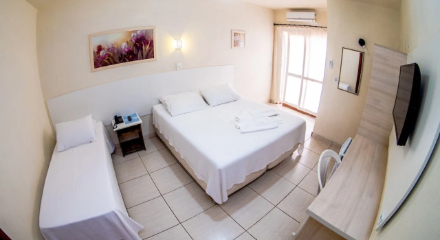 Трёхместный номер Superior с балконом Hotel Mares do Sul