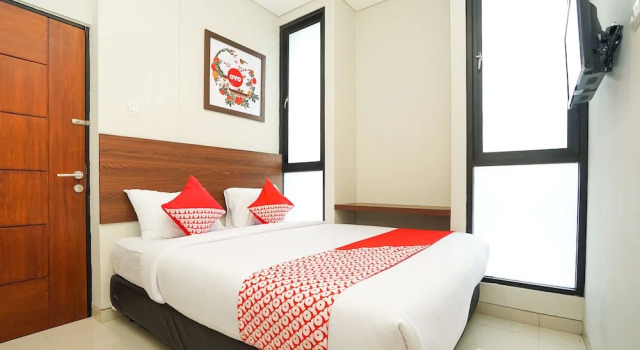 The Colins by OYO Rooms, Book Hotel Billige hoteller i Sambikerep