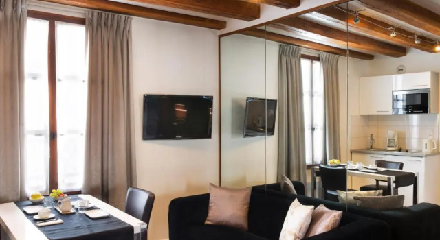 Семейный номер Standard Lion dOr Paris Suites