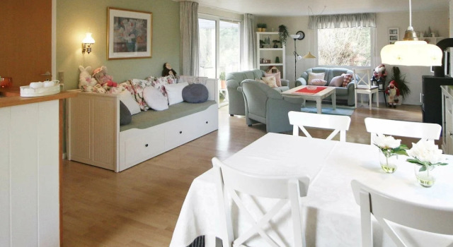 Colourful Holiday Home in Løgstør Near Sea, Rezervovat Hotel Logstor 