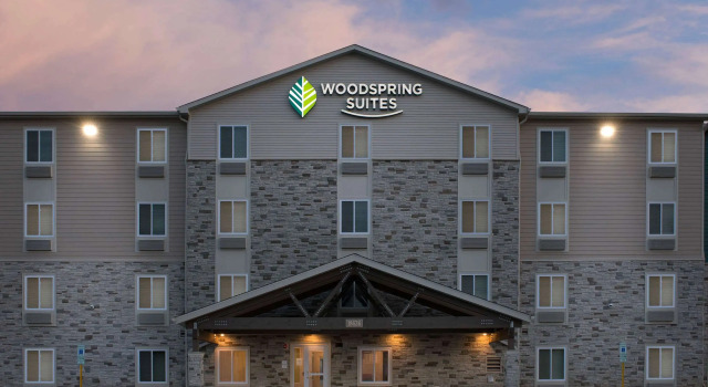 WoodSpring Suites Chicago Tinley Park, Забронировать Отель Тинли-Парк Chicago Southwest Suburbs, рядом с Tinley Park Convention Center