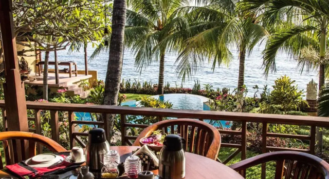 Вилла рядом с пляжем Teluk Indah Beach & Pool Villa