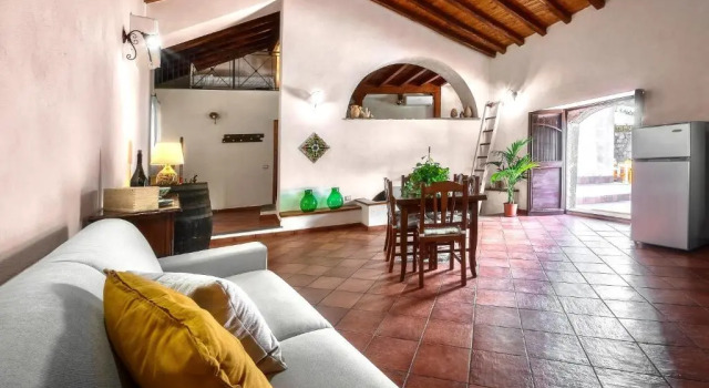 Il Palmento sull'etna, Book Apartment Hotels in Sicily with Parking, Parking